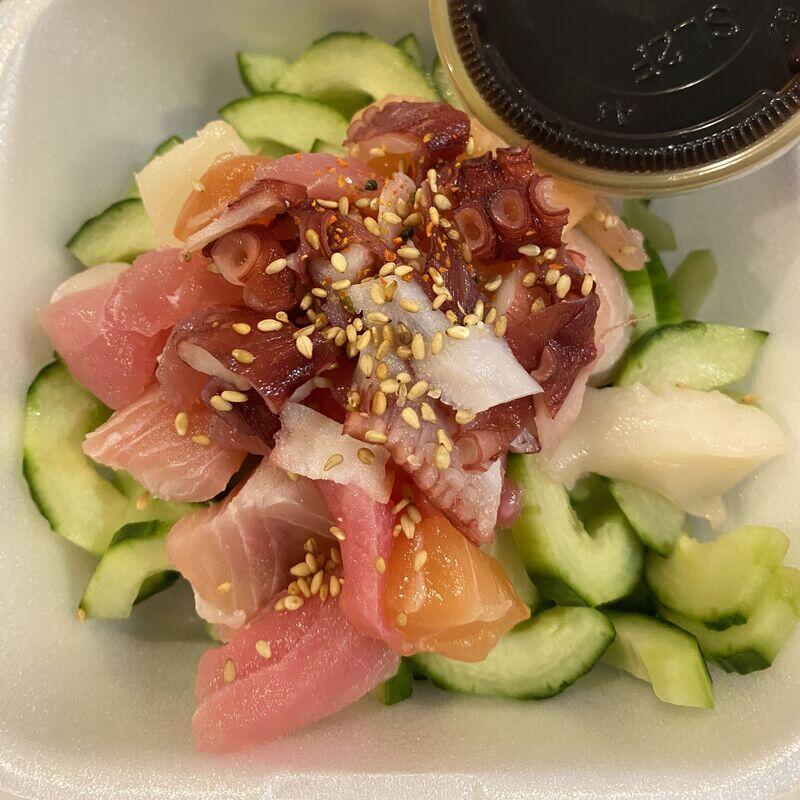 Cucumber Salad w. Seafood